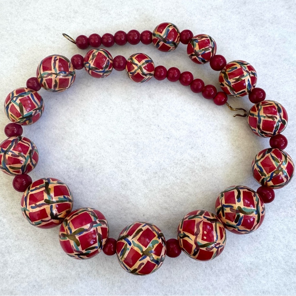 1983 Beaded Necklace - Vintage.